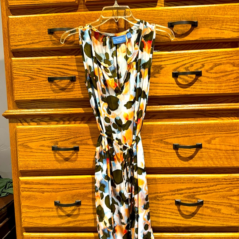 Vera Wang dress beautiful colors fits great